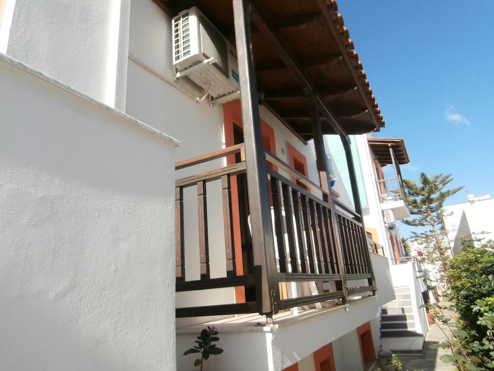 Creta Mar-Gio Aparthotel Malia  Exterior photo